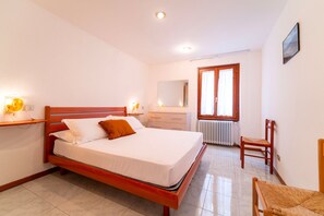 Iron/ironing board, free WiFi, bed sheets - Greenway Apartment by Wonderful Italy (Colonno)