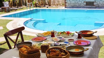 Seasonal outdoor pool