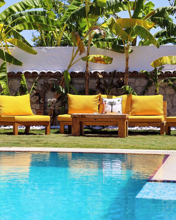 Seasonal outdoor pool - Staff Alaçatı (Cesme)