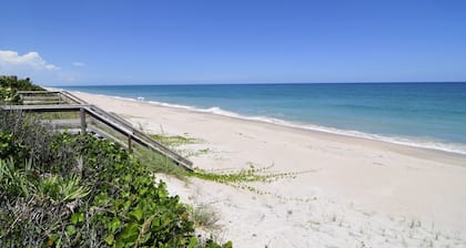 Oceanfront estate - Four bedroom oceanfront pool home