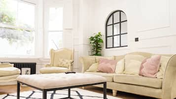 TV connectée, cheminée, jeux vidéo