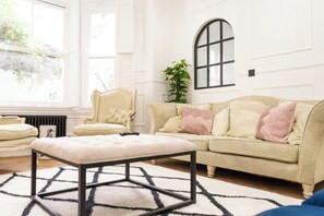 Smart TV, fireplace, video games