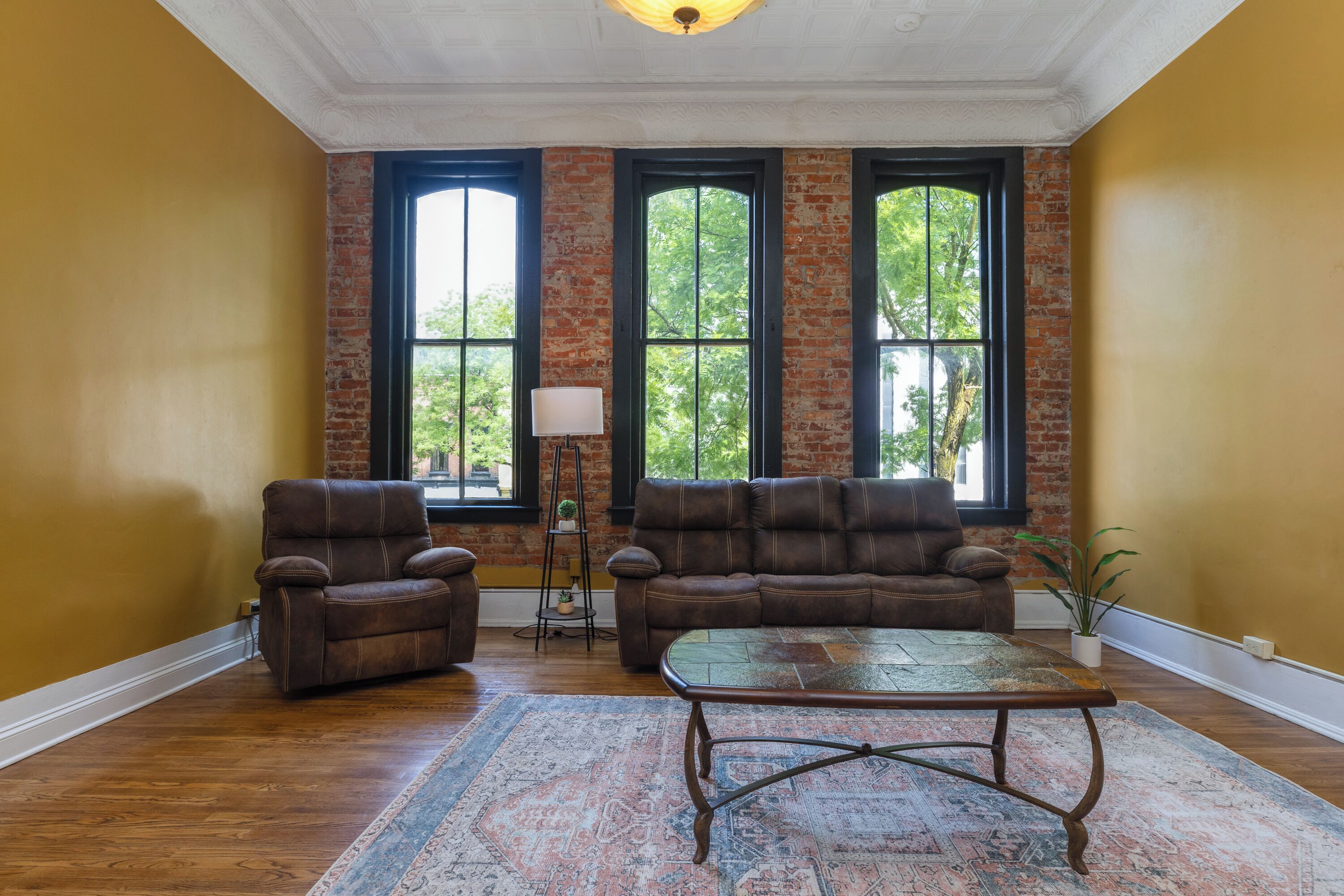 Midtown Loft - Easy walking to everything in town