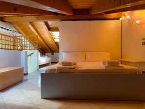 1 chambre, fer et planche à repasser, Wi-Fi gratuit, draps fournis