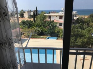 Laptop workspace, blackout drapes, soundproofing, free WiFi - Odin Vili Otel (Arsuz)