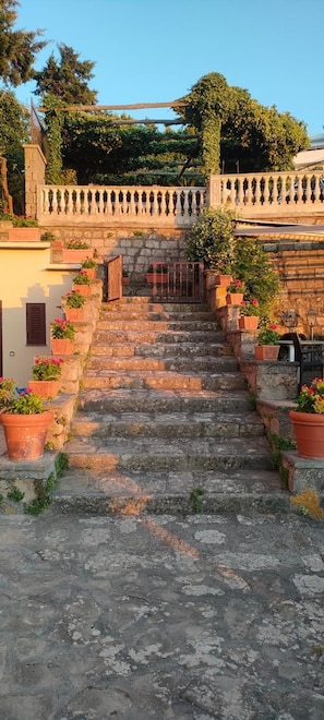Apartment, 2 Bedrooms, Balcony, City View | Property entrance