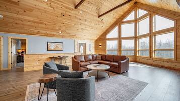 Smart TV, fireplace, table tennis