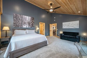 6 bedrooms, free WiFi, bed sheets - Wisp-Top  Chalet w/ Luxe Suites & Hot Tub (McHenry)