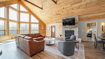 Smart TV, fireplace, table tennis