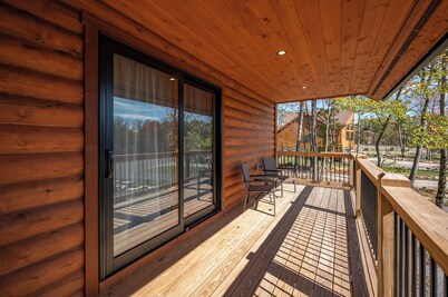 Wisp-Top Chalet w/ Luxe Suites & Hot Tub