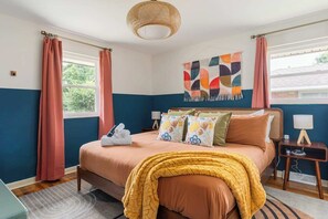 2 slaapkamers, een strijkplank/strijkijzer, reisbedje, gratis wifi