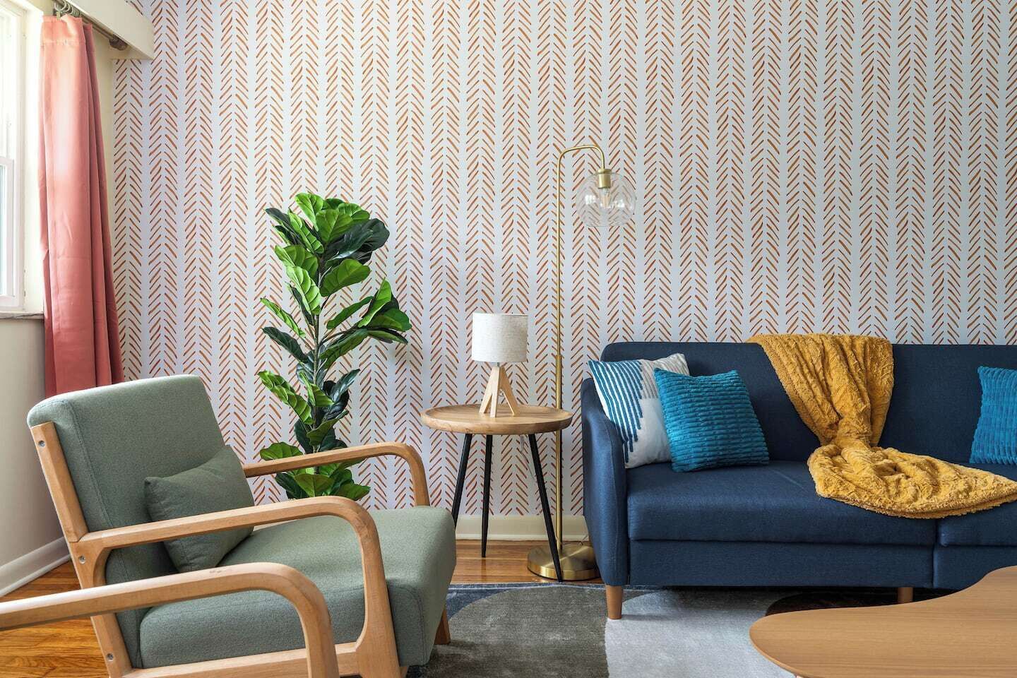 Televisión y oficina 