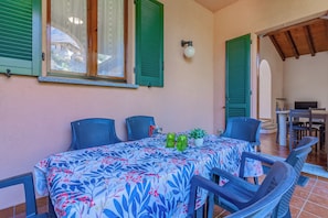 House | Terrace/patio