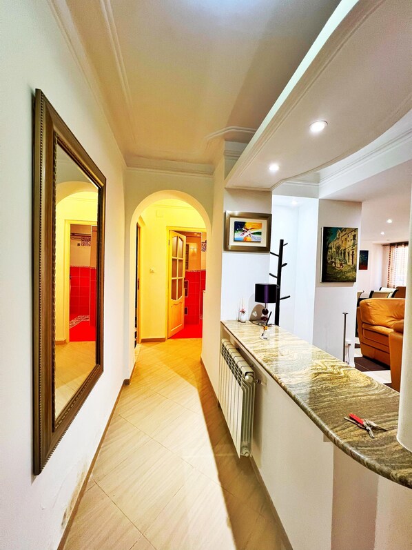 Interior - Apartment Sidi Yahia - Said Hamdine - residential area (Algiers)