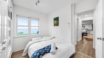 5 bedrooms, desk, iron/ironing board, free WiFi