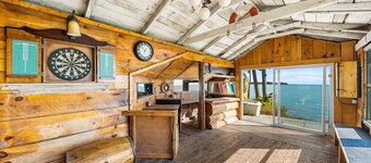 Redwood Retreat Waterfront Cottage By Simcoe With Hot Tub And Sauna