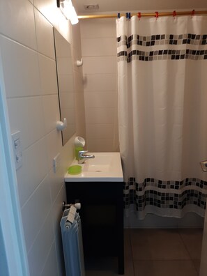 Towels, toilet paper