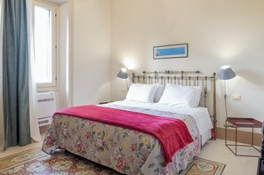 1 bedroom, WiFi, bed sheets - Noble palace with a sky view in the mountains, near the historic center of Erice (Erice)