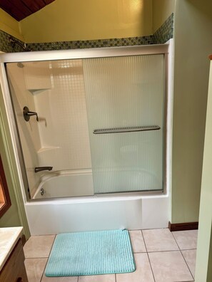 Shower, hair dryer, towels, toilet paper - Bears Den:  Year-round Comfortable 4-bdrm house on Lake Ripley in Cambridge WI (Cambridge)