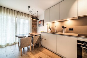 Microwave, oven, dishwasher, coffee/tea maker - Aldea - Apartment near ski lift in Les Gets (Les Gets)