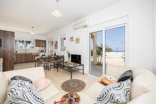 Villa Maia - Three Bedroom Villa, Sleeps 6