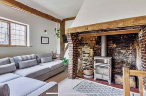 Apartment | Living area - Beautiful Haven Retreat in Sandwich (Sandwich)