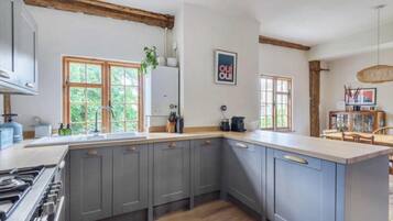 Apartment | Private kitchen | Fridge, microwave, oven, stovetop