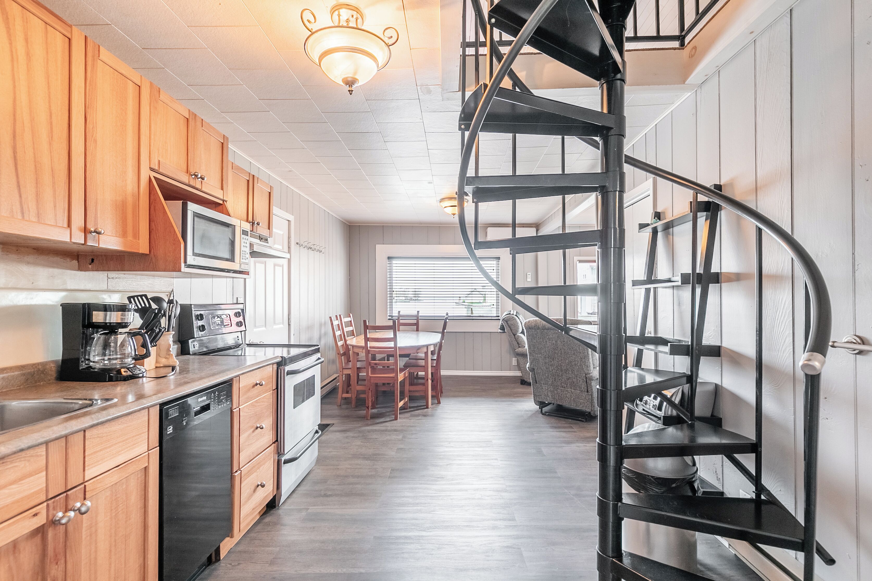 Family Cottage, Lake View | Private kitchen | Full-sized fridge, microwave, stovetop, dishwasher