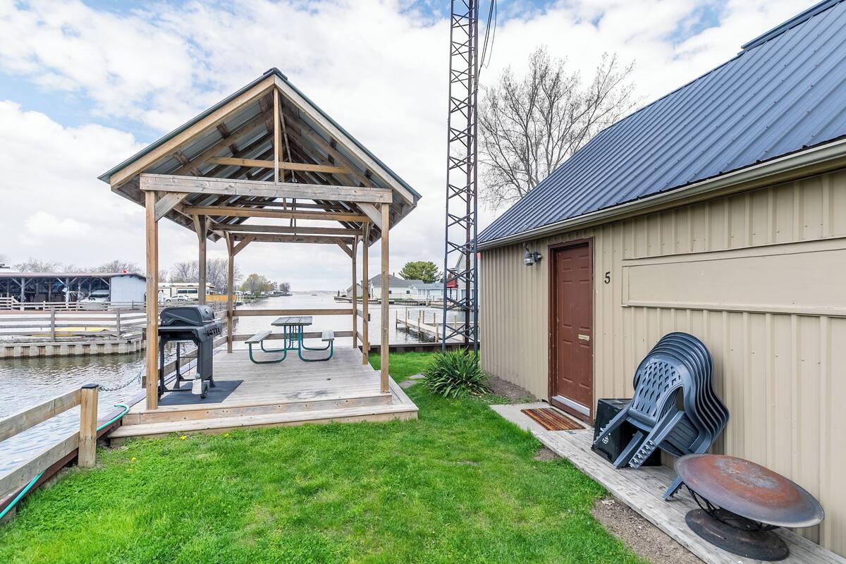 Family Cottage, Lake View | Terrace/patio