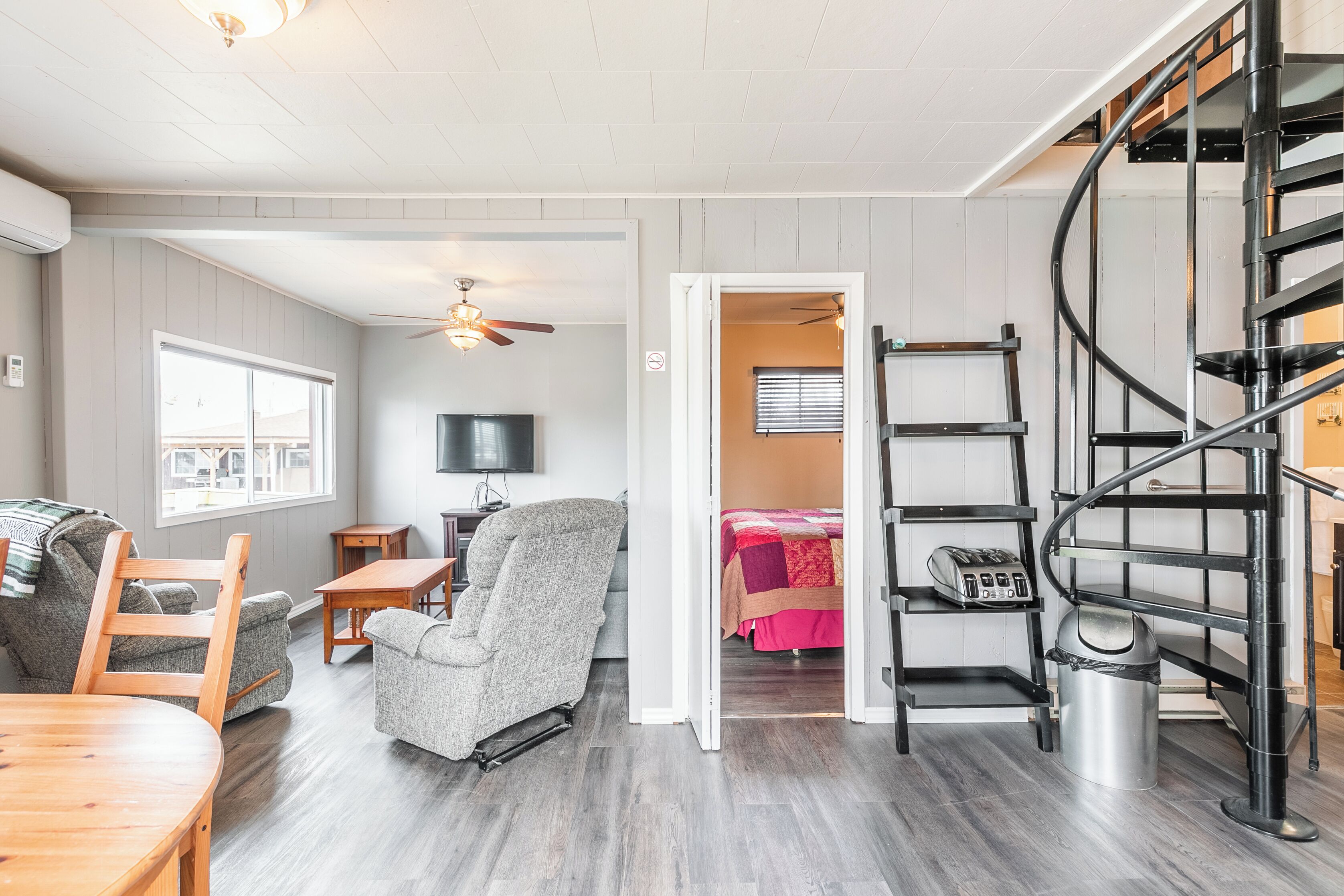 Family Cottage, Lake View | Living area