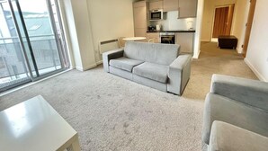 Unclassified image, 4 of 10, button - Self-catering Studio In The Centre of Leeds (Leeds)