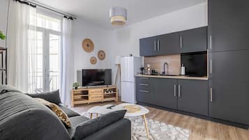 Comfort Apartment, Balcony | Private kitchen