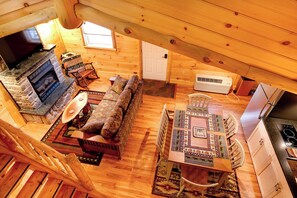 TV, fireplace, stereo