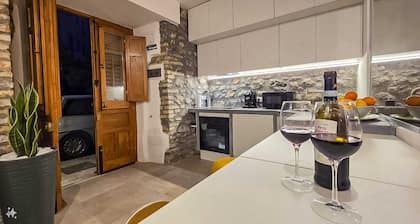 Airam: modern and recently renovated house with innovative design elements