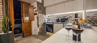 Airam: modern and recently renovated house with innovative design elements