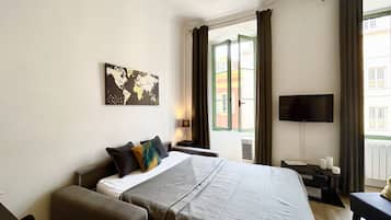 Iron/ironing board, free WiFi, bed sheets