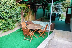 Double or Twin Room | Terrace/patio