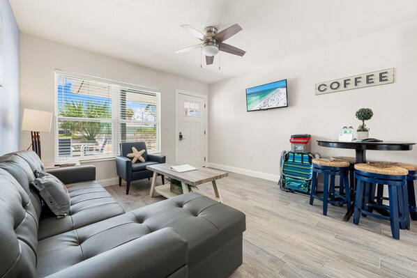 Rumah, 1 Tempat Tidur Queen dengan tempat tidur Sofa (Sun and Sea - 2) | Area keluarga