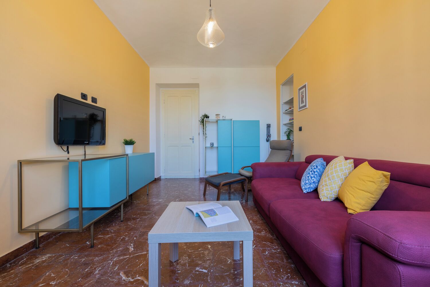 Apartment | Living area | TV