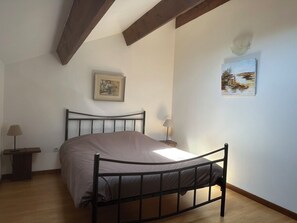 3 Schlafzimmer, Bügeleisen/Bügelbrett, Reisekinderbett, kostenloses WLAN