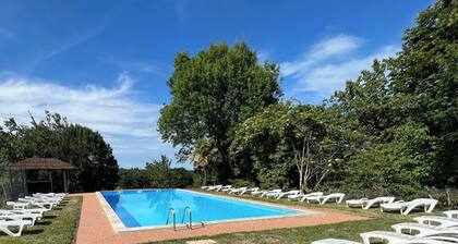 Maison vacances 6 à 8 pers-Périgord- Dordogne - piscine - animaux admis