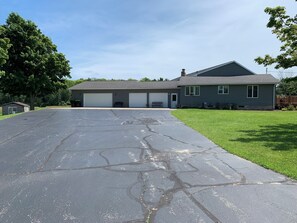 Exterior - Hillside Lodging  (Egg Harbor)