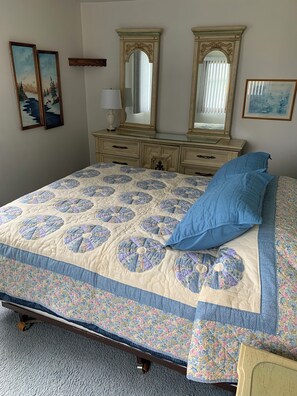3 bedrooms, desk, travel crib, free WiFi