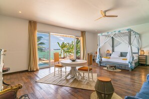 Luksusvilla, privat basseng, sjøutsikt | Sengetøy av topp kvalitet, minibar, safe på rommet og strykejern/-brett