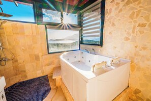 Deluxe Double Room | Premium bedding, minibar, individually decorated, individually furnished