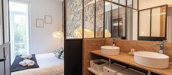 This condominium is a 2 bedroom(s), 2 bathrooms, located in Menton, Provence-Alpes-Côte d'Azur.