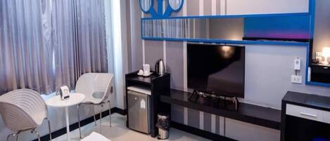 Deluxe Double Room | Laptop workspace, soundproofing, bed sheets