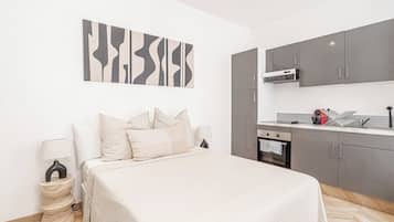 Een strijkplank/strijkijzer, gratis wifi, beddengoed