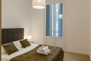 3 bedrooms, iron/ironing board, free WiFi, bed sheets - Spacious & Stylish 3 bedroom Near Monaco (Beausoleil)