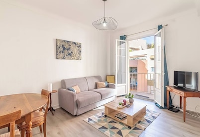 Make your life simplest in this peaceful and central accommodation